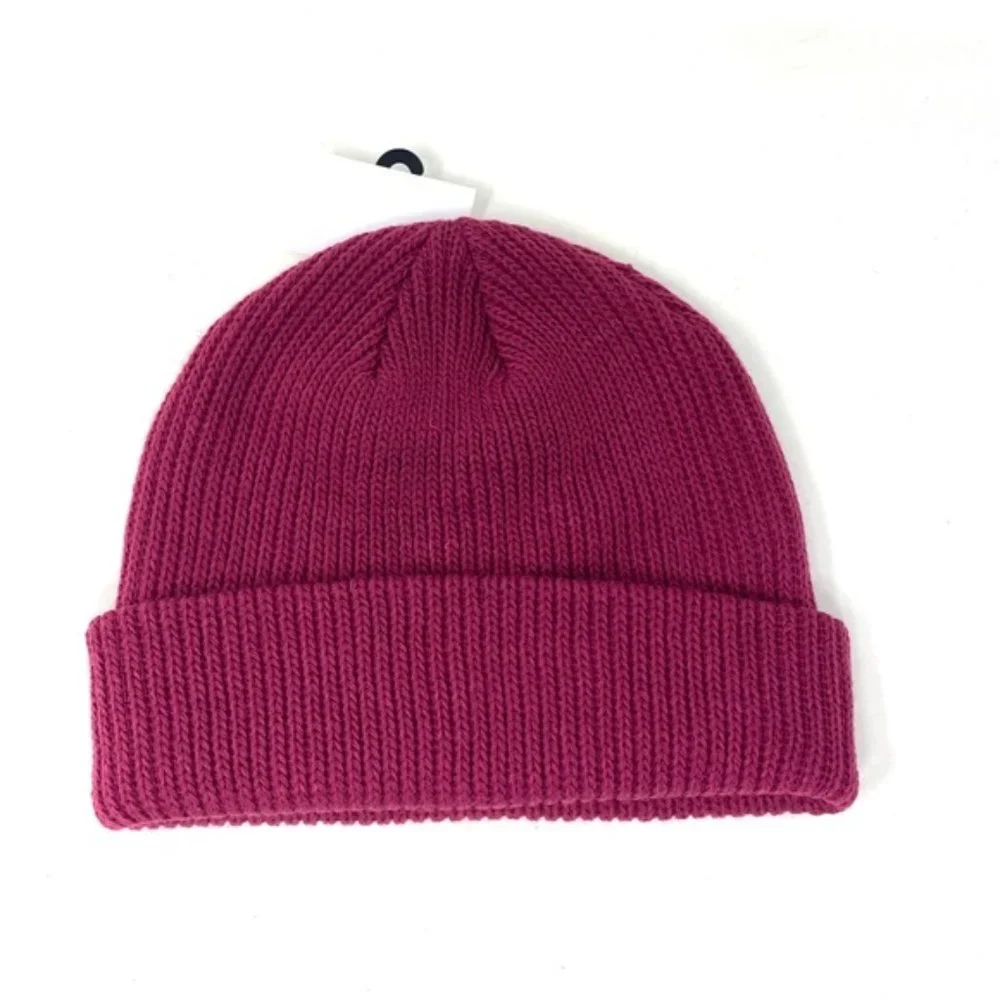 VANS Core Basics Beanie Raspberry Radiance Knit Unisex Cuffed Cap VN000K9Y6ZW